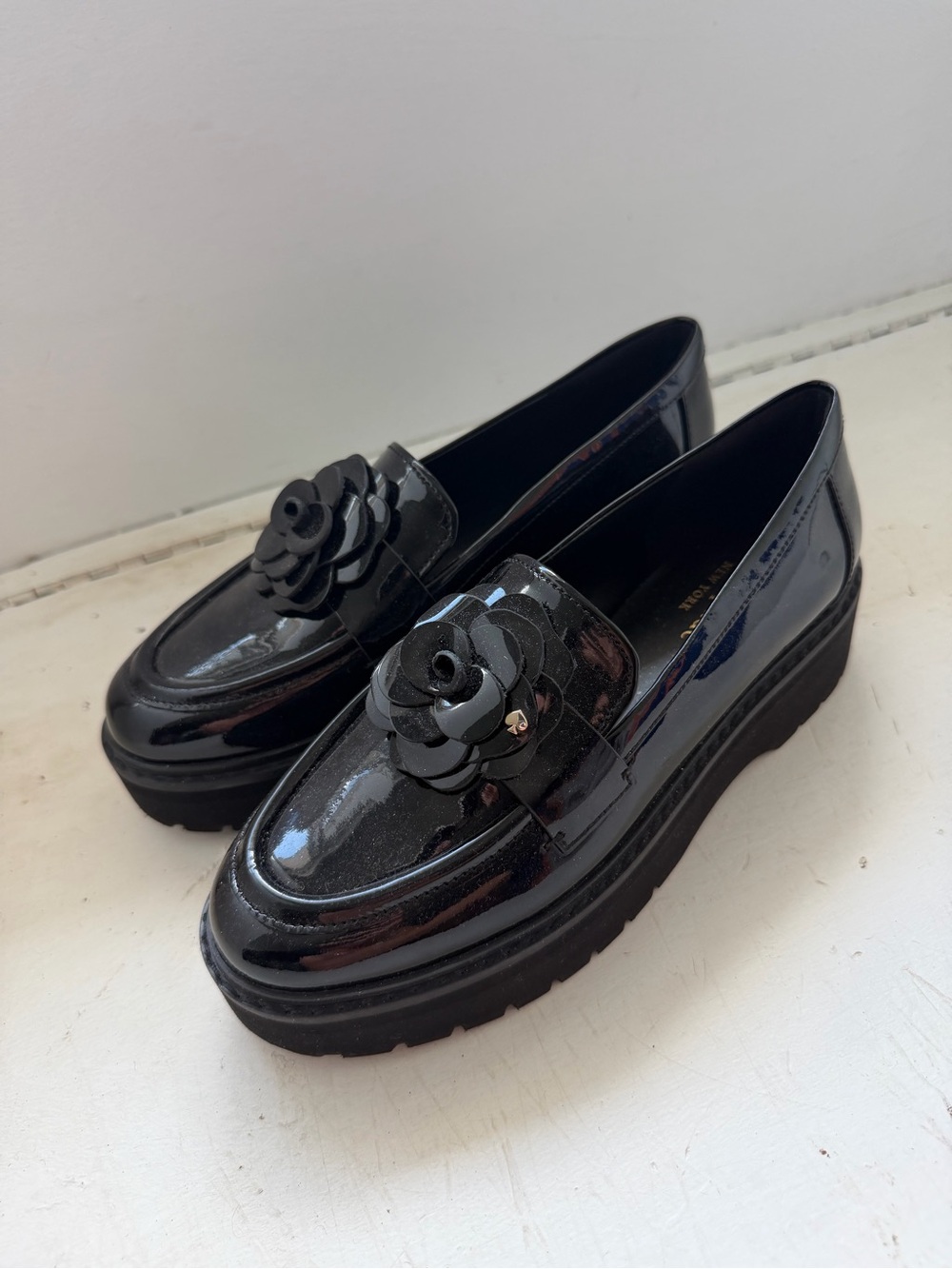 Kate Spade Black Patent Platform Flower Loafers faux leather look women’s 6.5